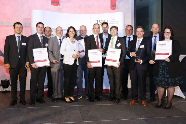 SUCCESS 2017 – all awardees and award presenters at the award ceremony of 18.10.2017 in Mainz, Germany; photo rights: ISB/Alexander Sell